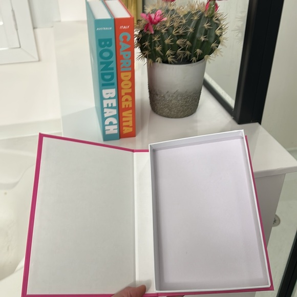 Decorative books - Picture 3 of 9